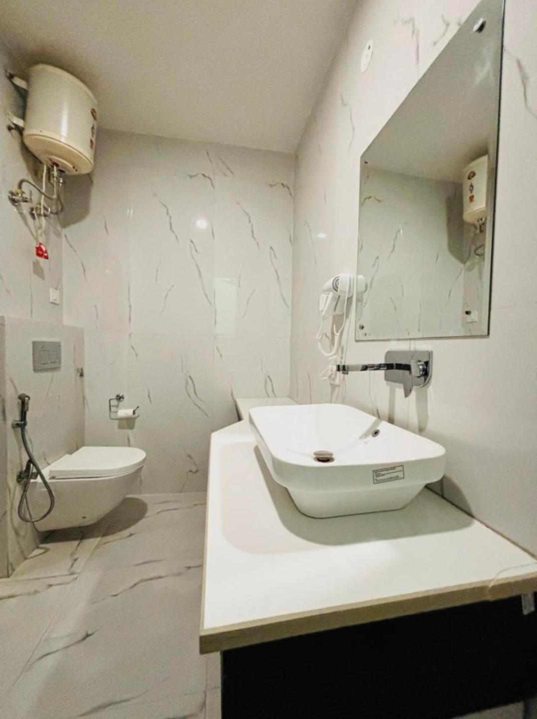 Glace Stay Inn Near Igi Airport 新德里 外观 照片